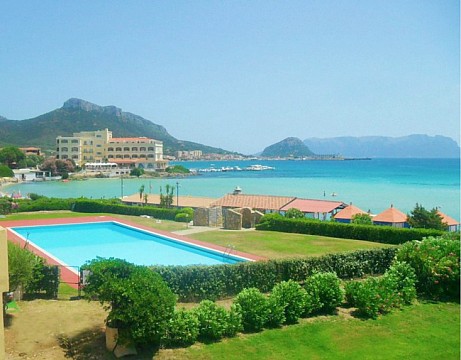 Rezidence Terza Spiaggia a La Filasca s bazénem (3)