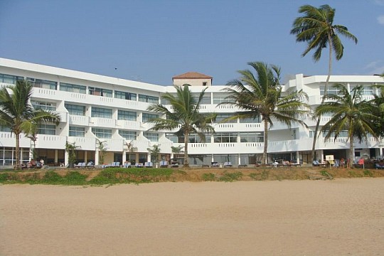 INDURUWA BEACH HOTEL (2)