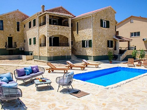 Apartmány s bazénem Ražanac, Zadar