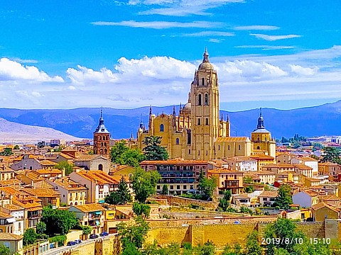 Královský Madrid s výletem do středověkého města Segovia