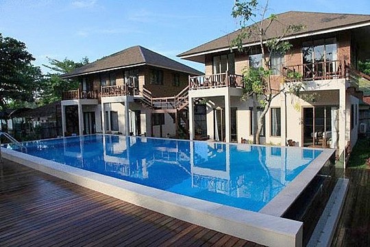 Samed Cabana Resort ***+ - Sea Breeze Resort *** - Bangkok Palace Hotel **** (3)
