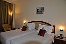 Indie – Agra – hotel Clarks Shiraz
