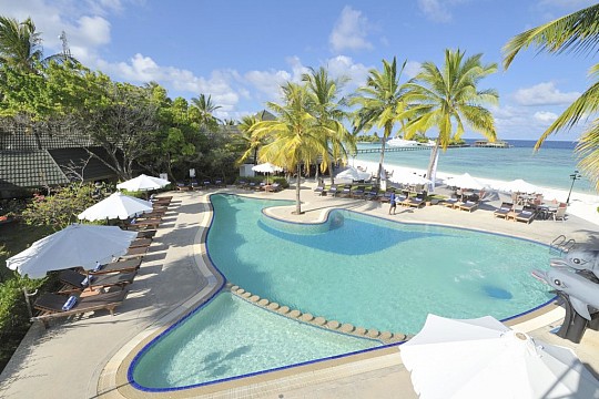 Paradise Island Resort & Spa - vodní bungalovy (3)