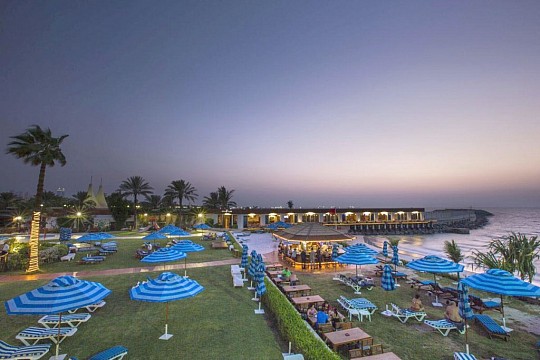 Dubai Marine Beach Resort and Spa (3)