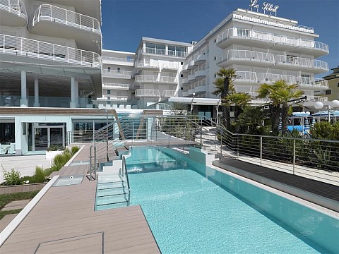 Hotel le Soleil s bazénem