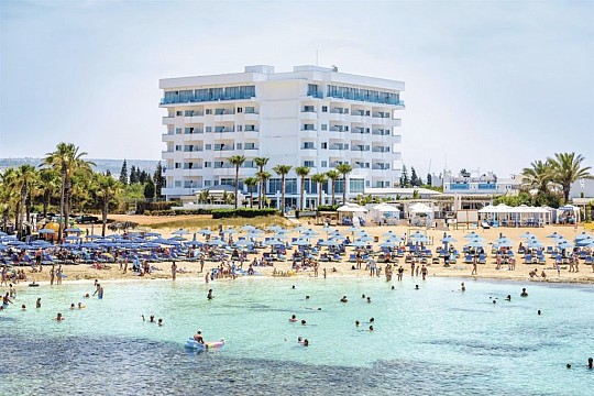 Tasia Maris Sands Beach hotel