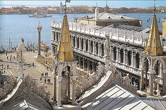 Benátky, ostrovy, slavnost gondol a Bienále 2022