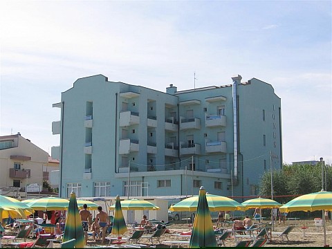 Hotel Iones (2)