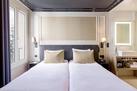 Paříž letecky z Prahy - Hotel Best Western Le Montmartre Saint Pierre (5)