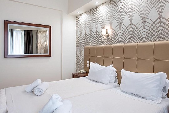 Athény letecky z Prahy - Hotel Golden City