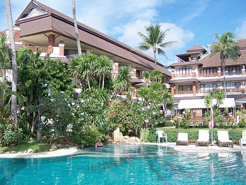 Aloha Resort *** - Woodlands Hotel **** - Bangkok Palace Hotel ***+ (2)
