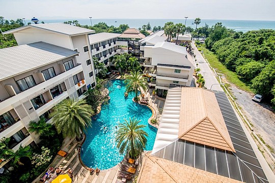 Sea Breeze Resort *** - Bangkok Palace Hotel ****