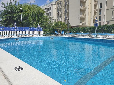 Hotel SENIOR (2)