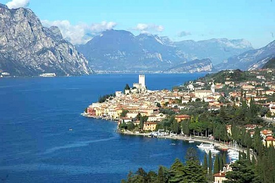 Jezero Lago di Garda, perla italských Alp (Jezero Lago di Garda, perla italských Alp)