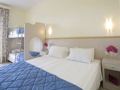 Mareblue Beach Resort (2)