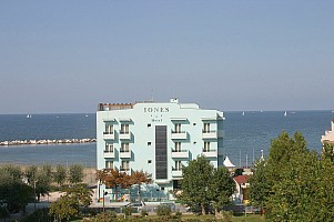 Iones Hotel