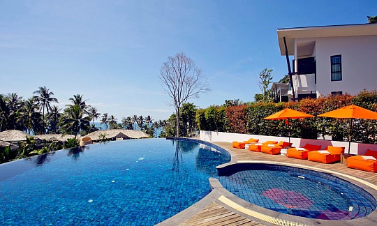 Cham´s House *** - Kacha Resort ***+ - Bangkok Palace Hotel ****