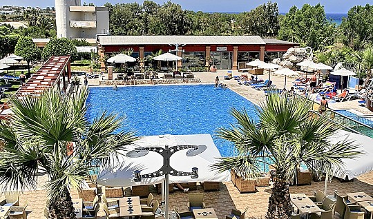 Hotel All Senses Ocean Blue Seaside Resort