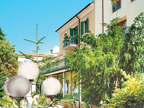 Hotel Jolanda v San Zeno di Montagna - Lago di Garda