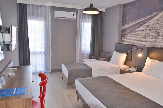 RAMIRA CITY HOTEL (ADULTS ONLY 16+) (5)