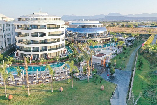 LIU RESORTS (4)