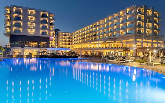 NissiBlu Beach Resort (3)