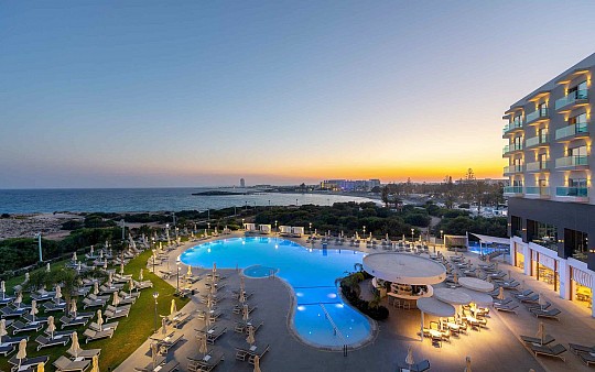 NissiBlu Beach Resort (5)