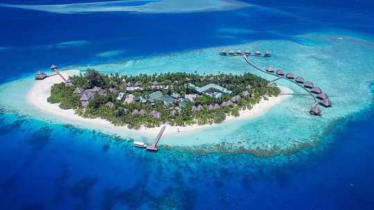 Adaaran Club Rannalhi Hotel