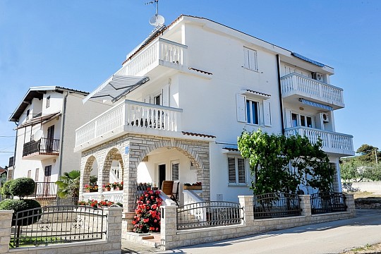 Apartmány s parkovištěm Sukošan, Zadar (3)