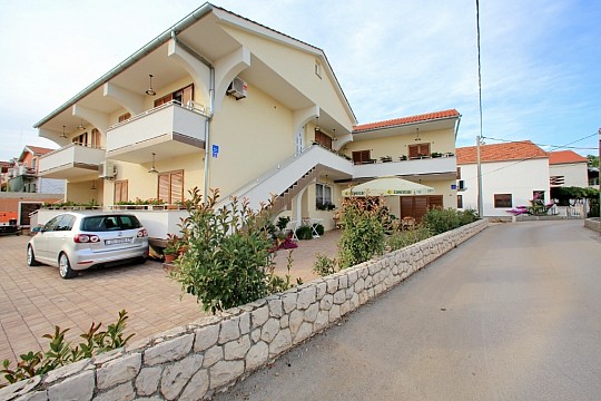 Apartmány s parkovištěm Sukošan, Zadar (2)