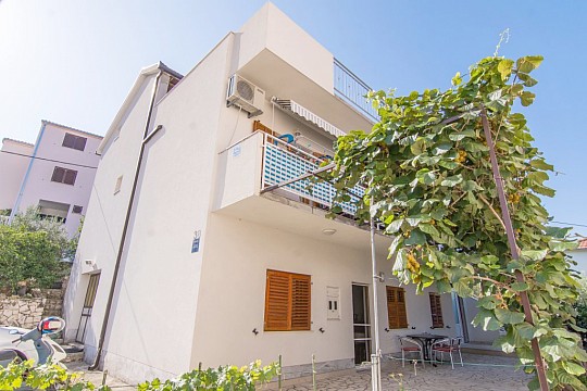 Apartmány s parkovištěm Trogir (4)