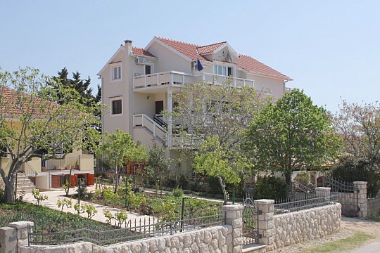Apartmány s parkovištěm Vrsi - Mulo, Zadar (3)