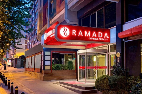 Istanbul letecky z Prahy - Hotel Ramada by Wyndham Istanbul Old City (2)