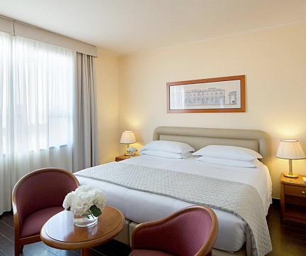 Miláno letecky z Prahy - Hotel Starhotels Business palace (3)