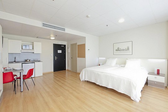 Madrid letecky z Prahy - Hotel Vertice Roomspace (5)