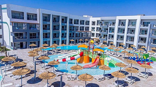 Amwaj Beach Club Abu Soma (5)