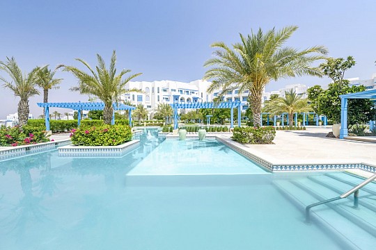 Hilton Salwa Beach Resort & Villas (5)