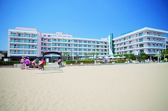 DIT Evrika Beach Club Hotel (3)