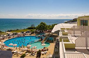 Perla Beach Luxury Hotel