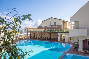 Tropis Hotel
