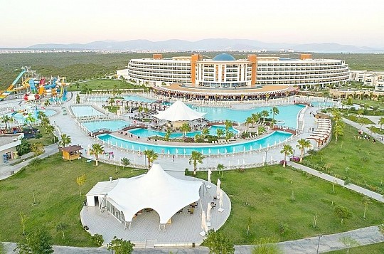 Aquasis De Luxe Resort and SPA (2)