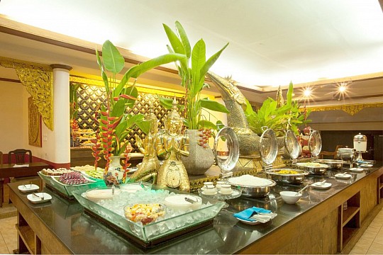 Kata Palm Resort & Spa **** - Bangkok Palace Hotel ***+ (5)