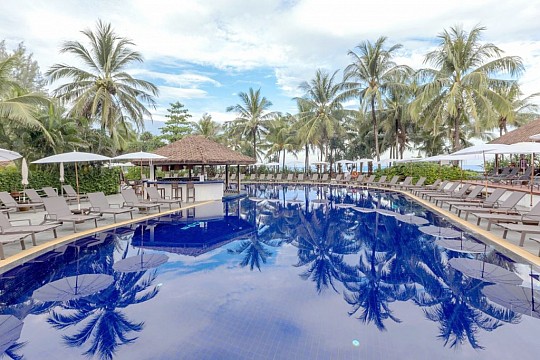 Kamala Beach Sunprime Resort **** - Bangkok Palace Hotel ***+ (5)