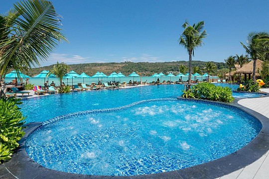 Phi Phi Coco Beach Resort **** - Phuket Ocean Resort *** - Railay Bay Resort **** (3)