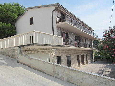 Vila JAKOV