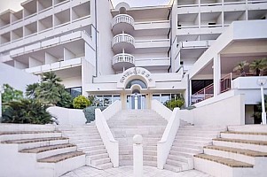 Issa Hotel