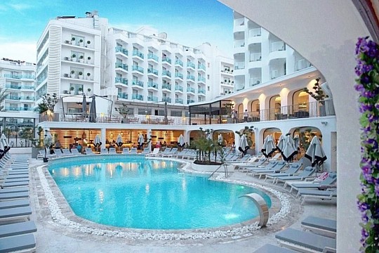 Hotel Lalila Blue Suites (3)