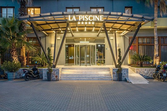 La Piscine Art Hotel (2)