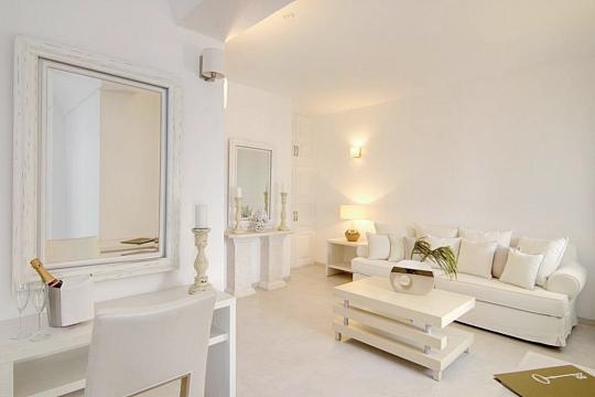 Hotel Santorini Secret Suites & Spa (4)