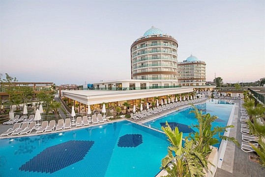 Hotel Dream World Aqua